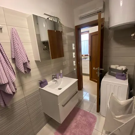 Lovely 1 - Bedroom Lena 반타치치