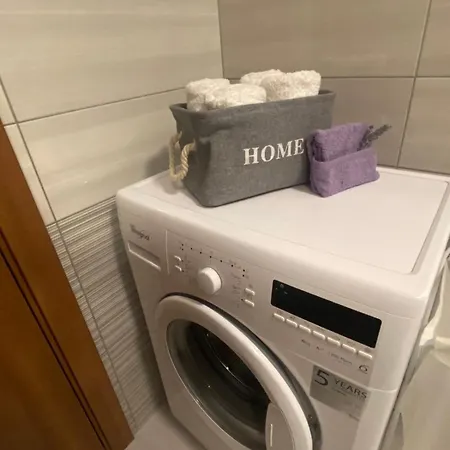 Lovely 1 - Bedroom Lena 아파트 *