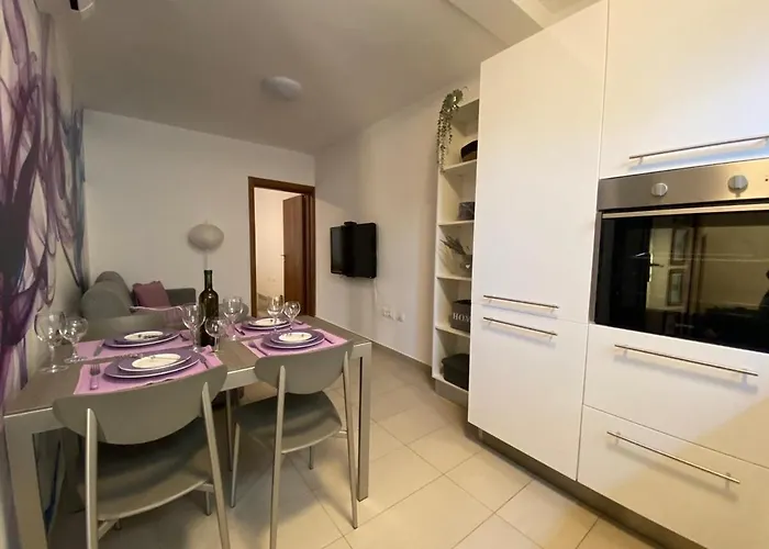 Lägenhet Lovely 1 - Bedroom Lena Vantacici